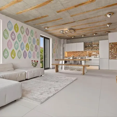 Design Lux Harmony In Bamboo Garden,no Shoes Allowed Inside Appartement Varna