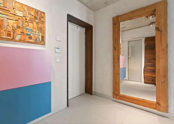 Design Lux Harmony In Bamboo Garden,no Shoes Allowed Inside ヴァルナ